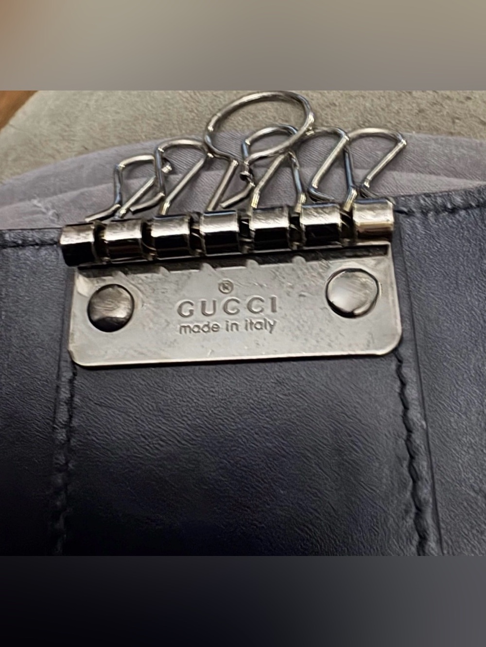 Authentic GUCCI Guccissima GG Logo 6 Ring Key Holder Case Black Leather EUC - Picture 6 of 9